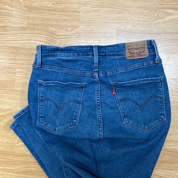 Levi's 721 High Rise Skinny Jeans - Picture 3 of 11